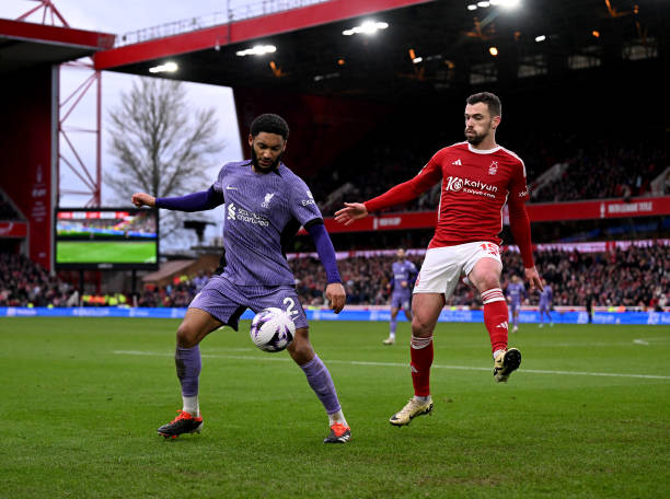 [图]亚冠-奥斯卡点射魏震直红 10人海港1-1光州FC.