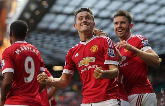 英超-哈兰德点射+造乌龙 曼城主场5-1大胜卢顿.